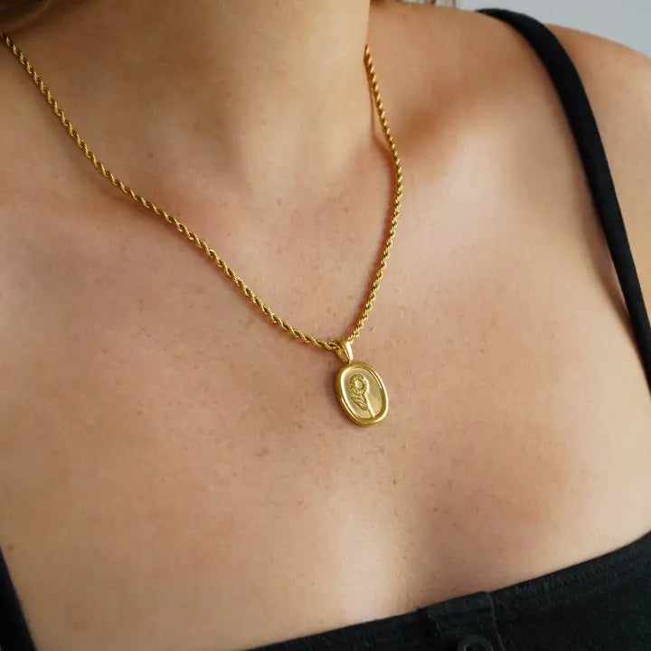 Mia Sunflower Icon Necklace