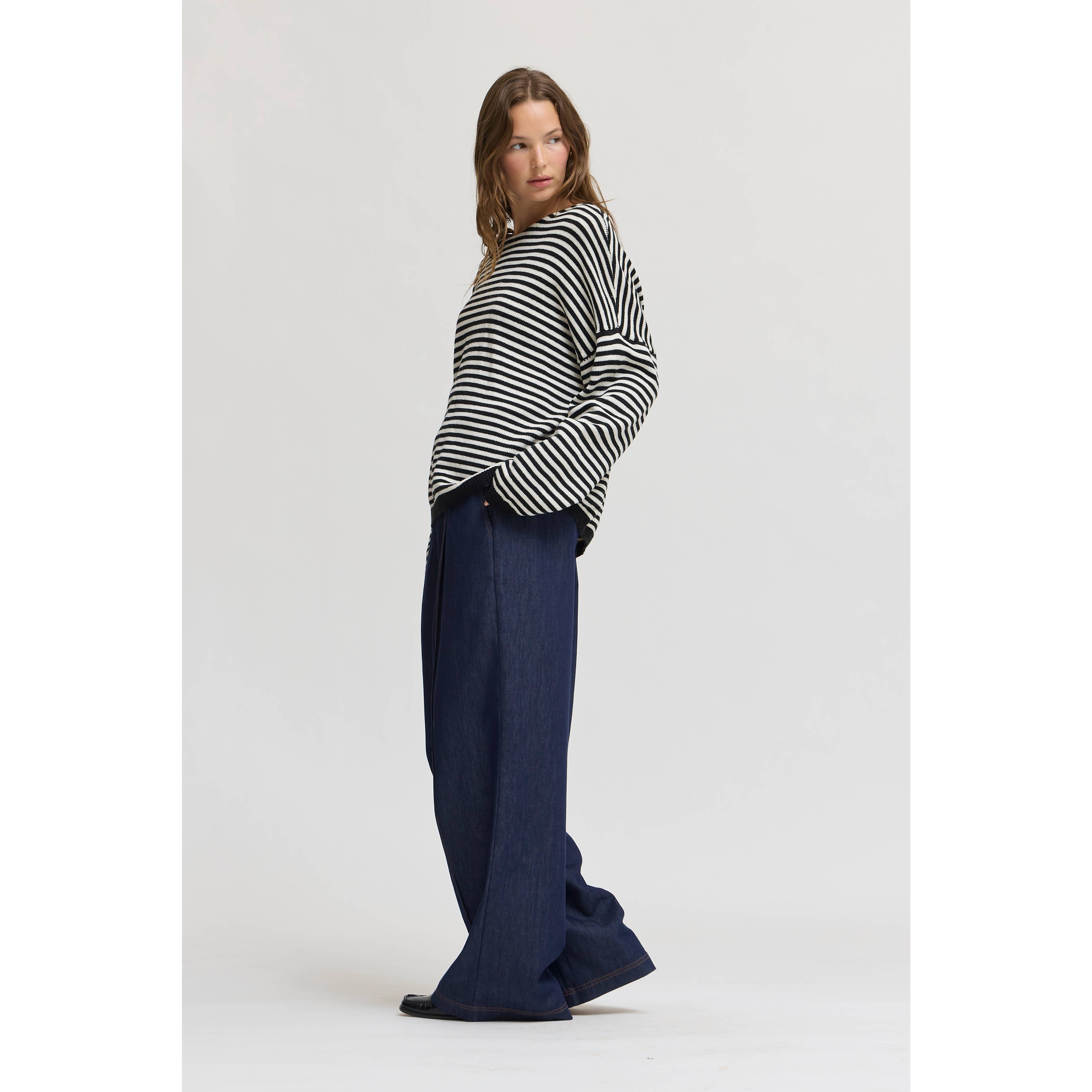 Loose Fit Cotton Sweater Top - Black/Ivory