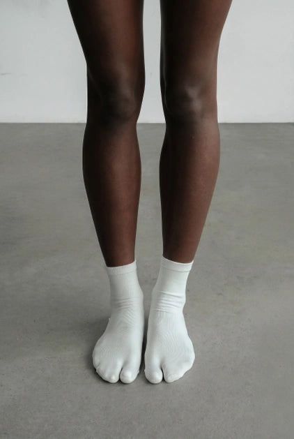 Minimalist Tabi Socks