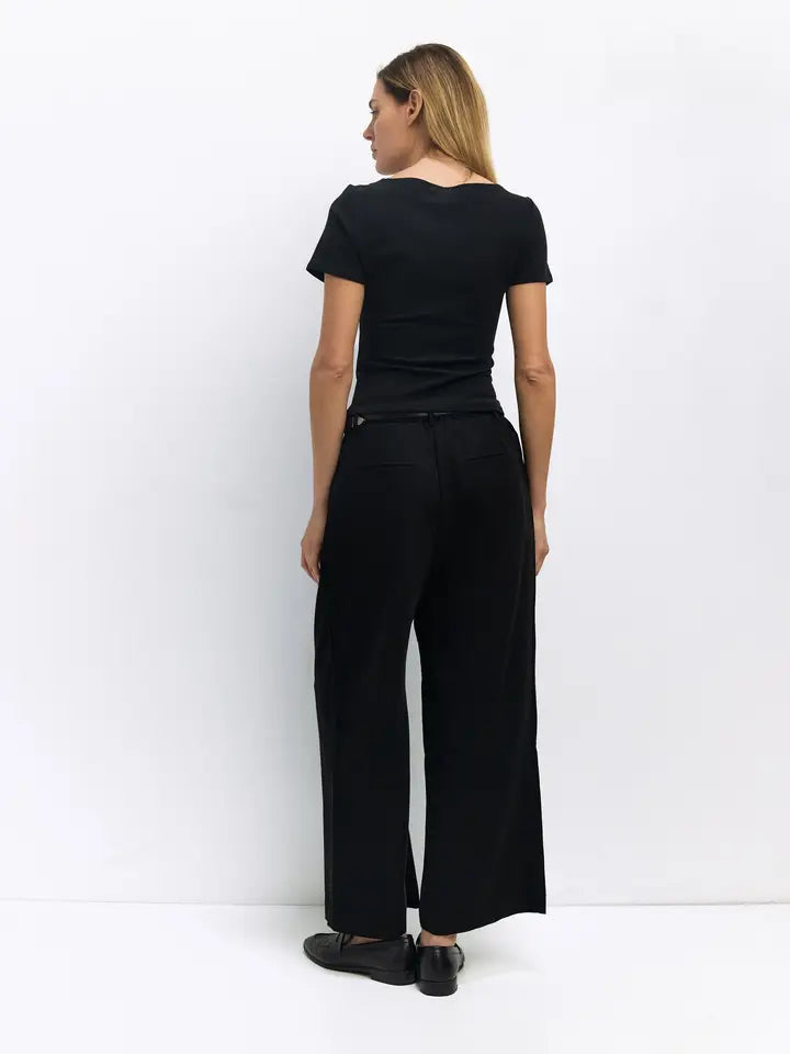 The Breanna Top - Black