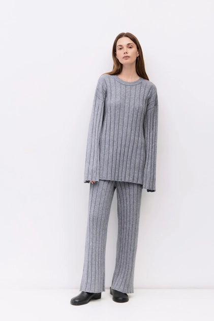 The Dakota Sweater - Heather Grey