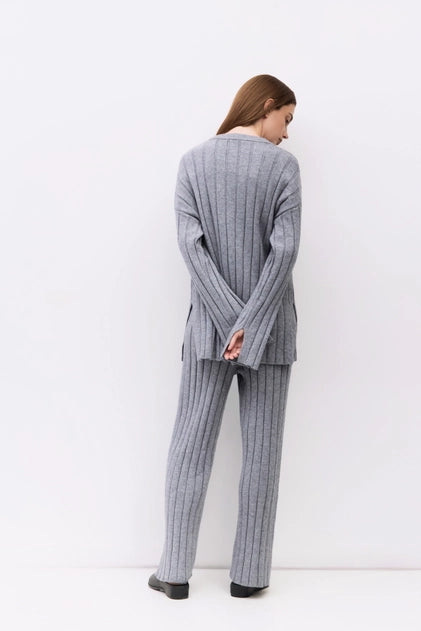 The Dakota Sweater - Heather Grey