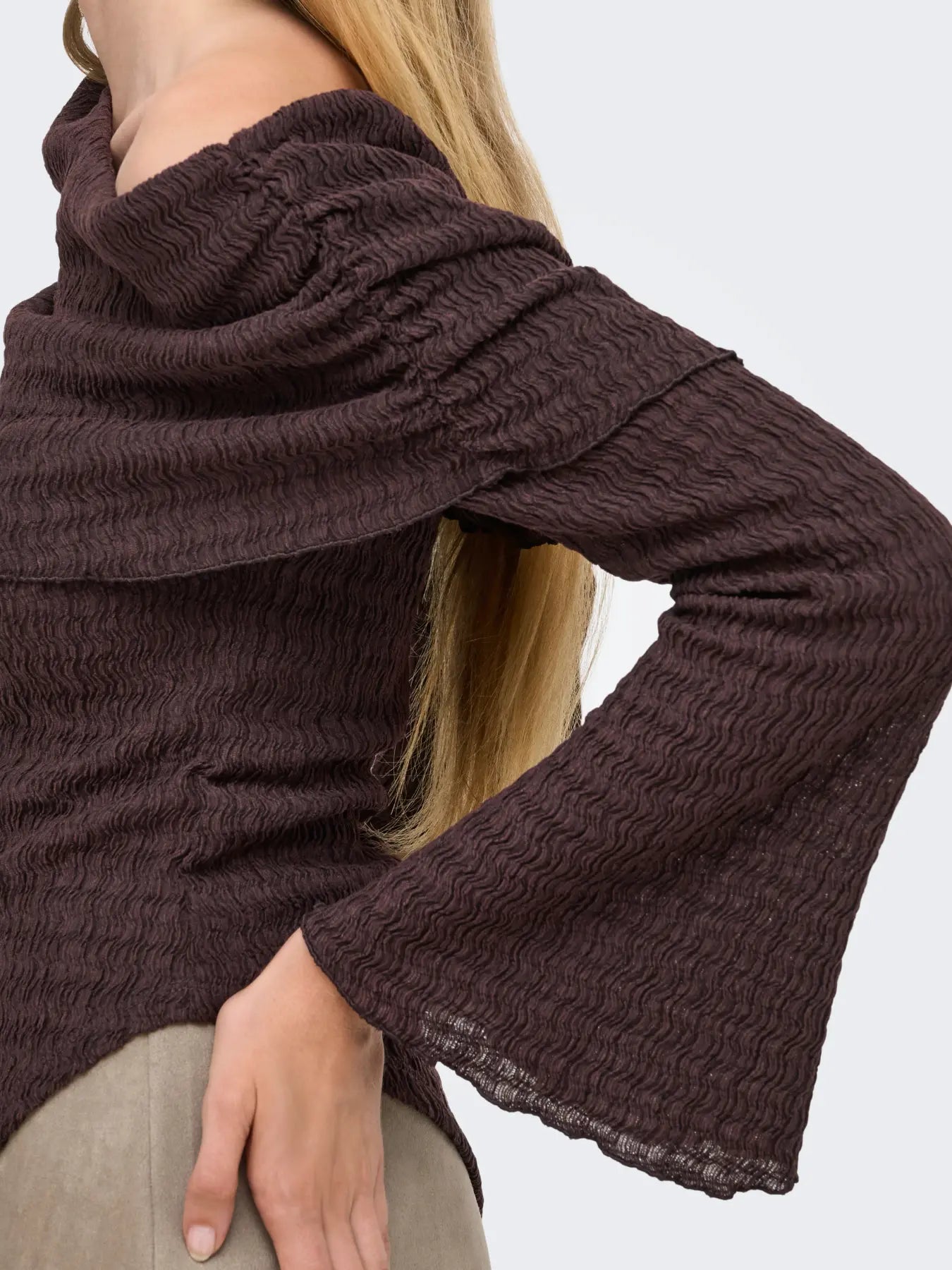 Lilse Long Sleeve Off-Shoulder Top
