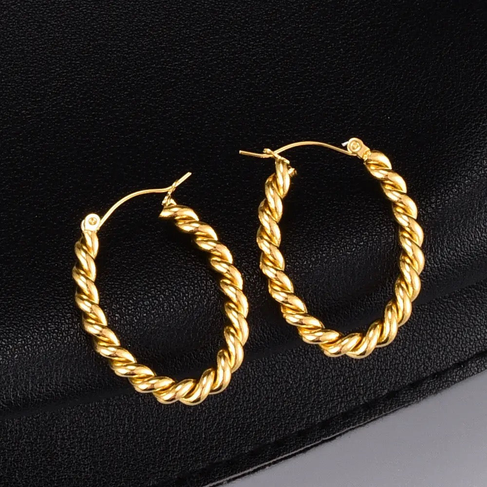 Chunky Twisted Rope Oval Hoop Earring