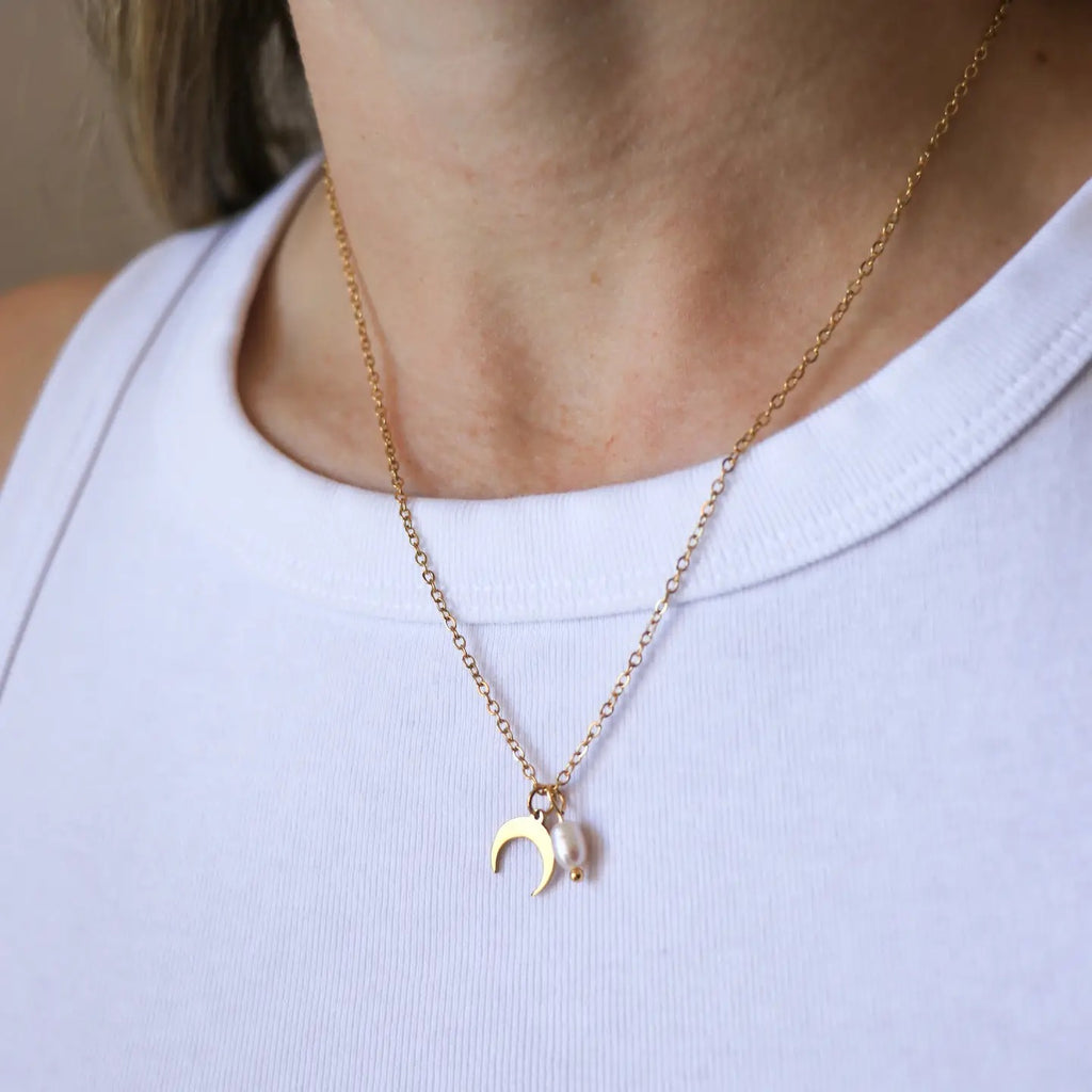 Orcino Horn Necklace With Pearl