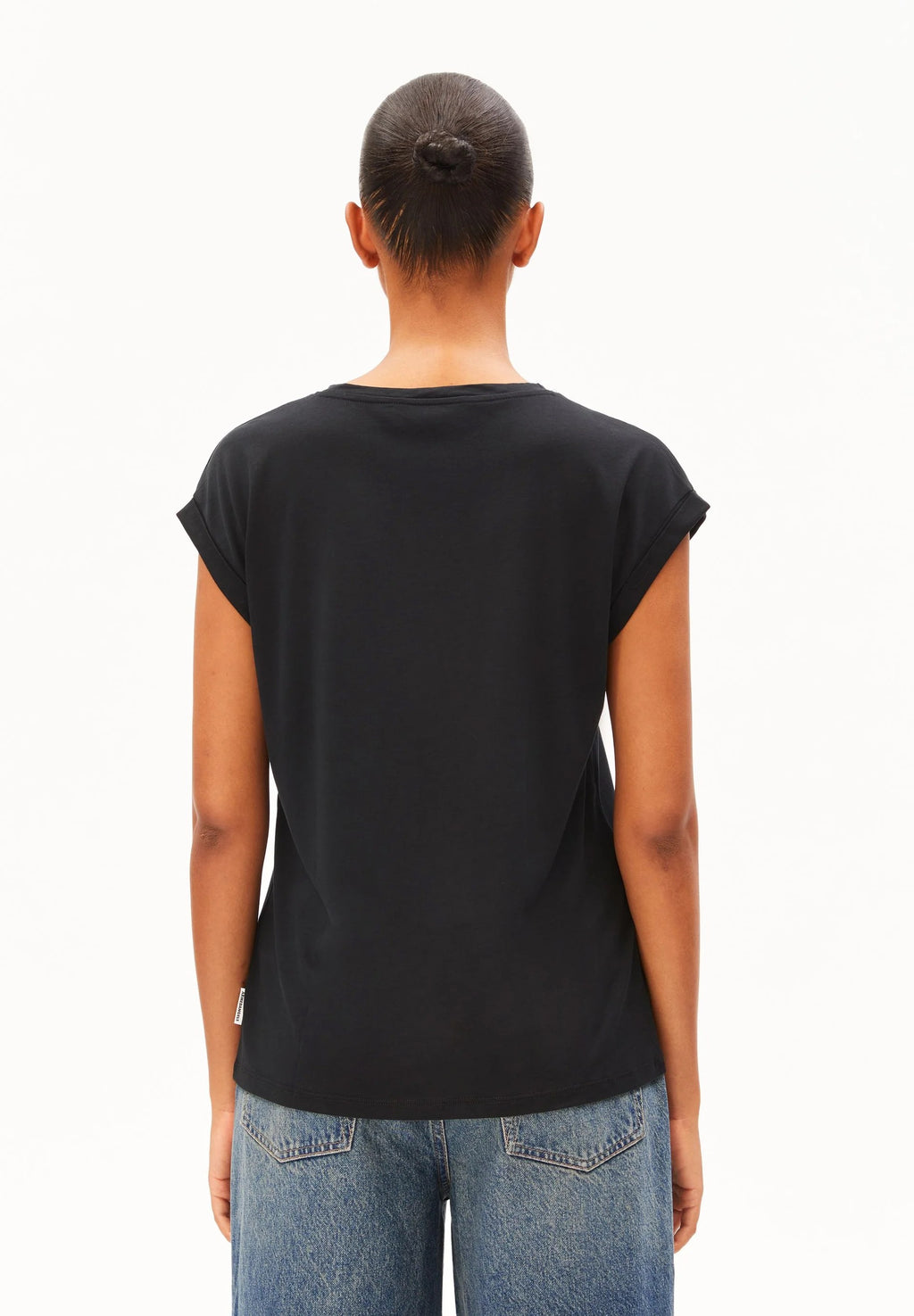 Jilaana  T Shirt - Black