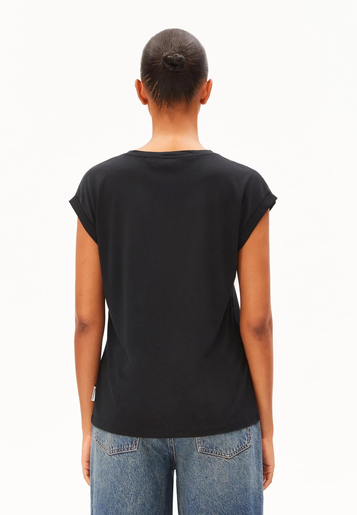 Jilaana  T Shirt - Black