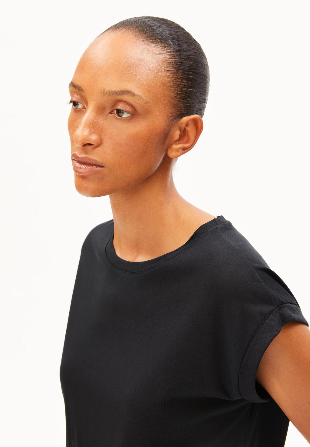 Jilaana  T Shirt - Black