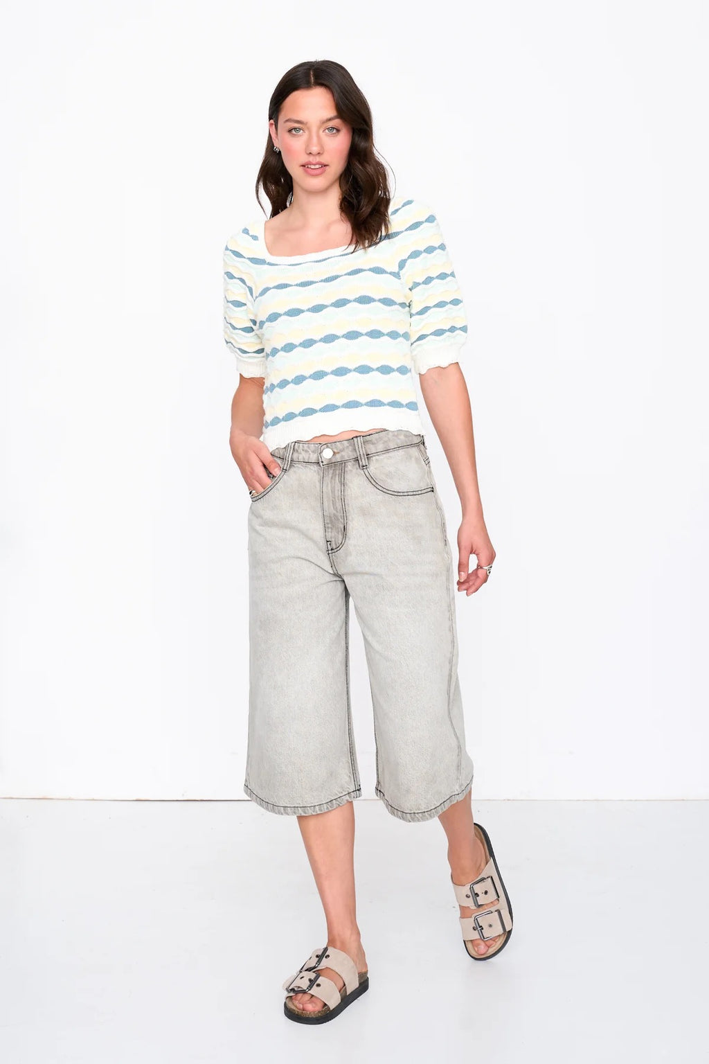 Scalloped Short Sleeve Pullover