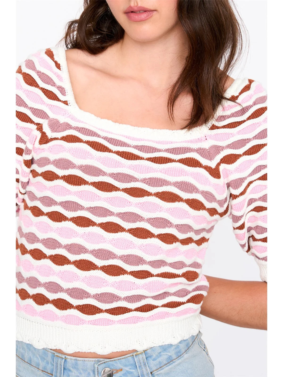 Scalloped Short Sleeve Pullover