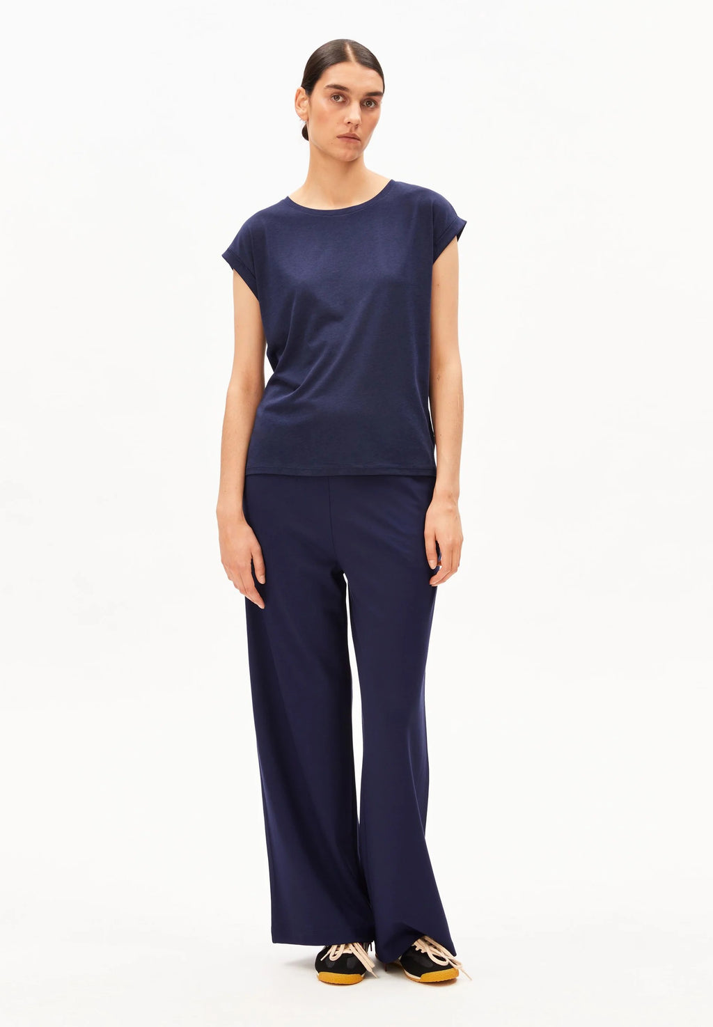 Jilaana T Shirt - Tinted Navy
