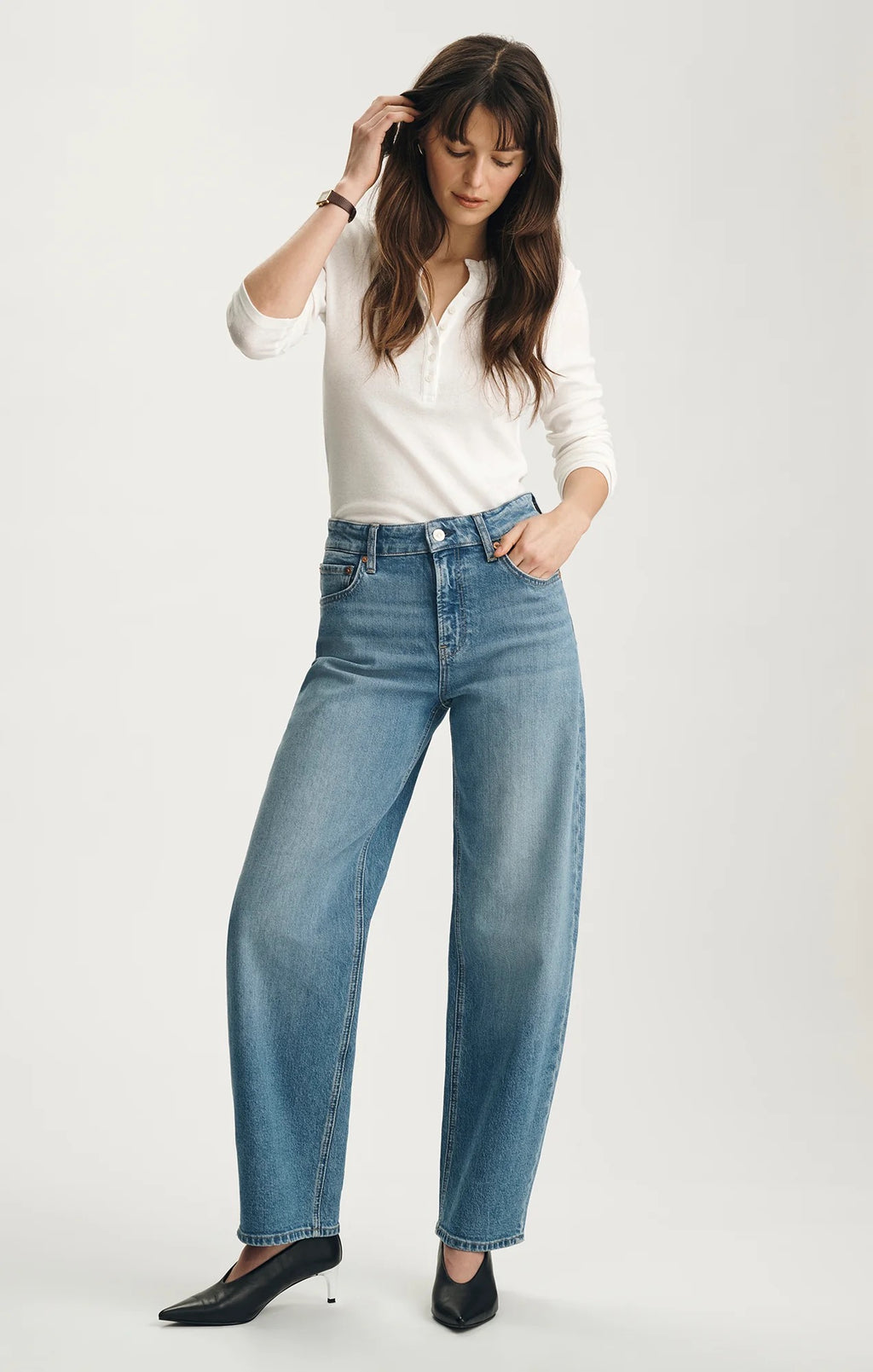 Nica Barrel Jean - Light Brushed Classic