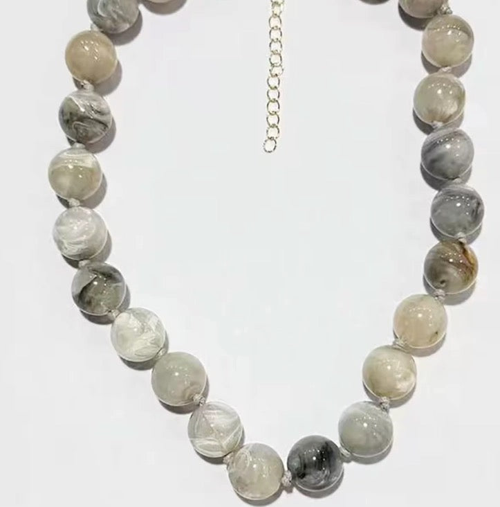 Éte Hand Knotted Beaded Necklace