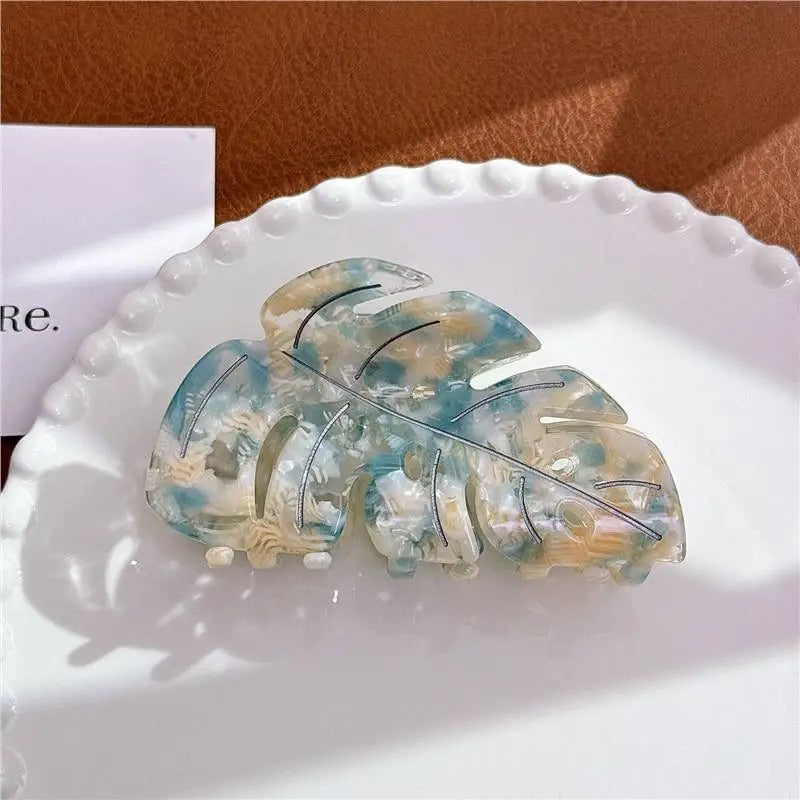Iridescent Leaf Hair Claw