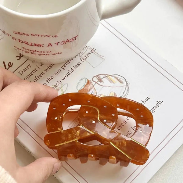 Pretzel Resin Hair Claw