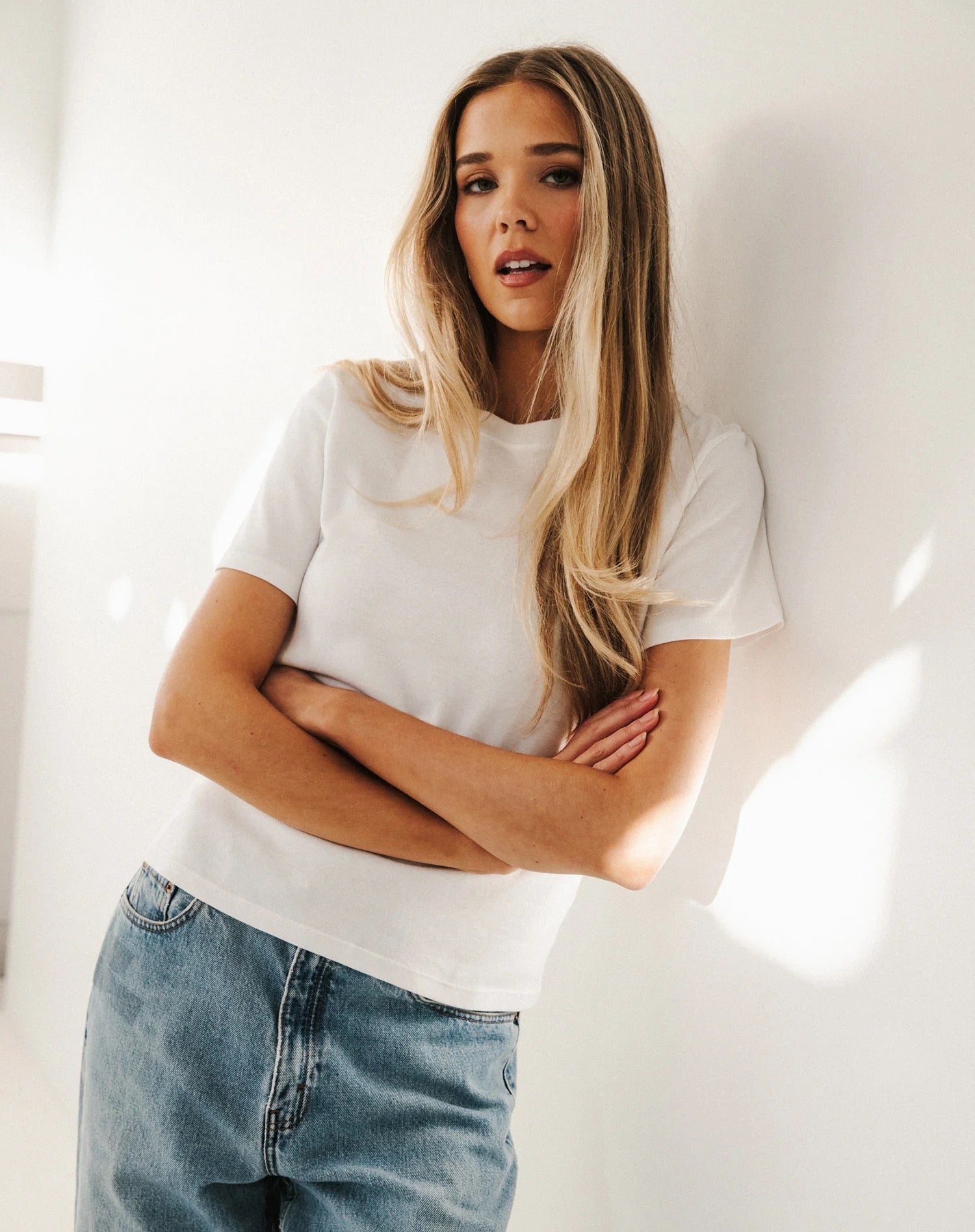 Light Cotton Paris Tee - White