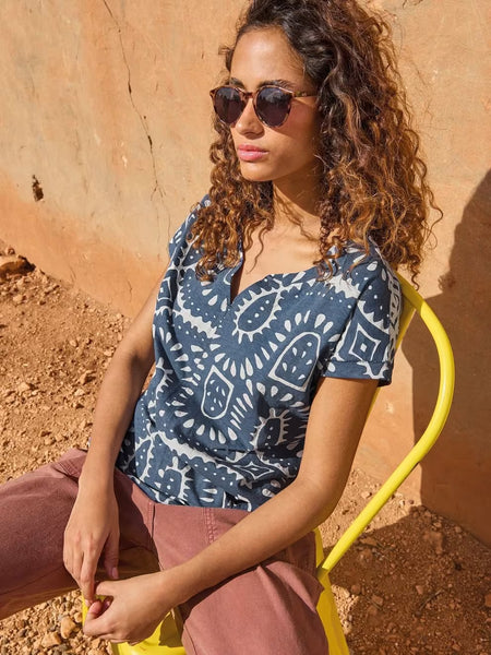 Nelly Notch Tee - Blue Multi