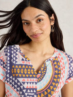 Nelly Notch Tee - Natural Print