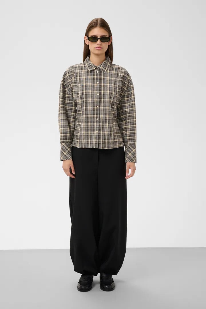 Shiba Noelle Balloon Shirt - Black/Cream