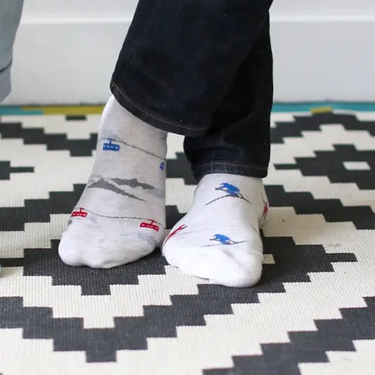 Gondola & Skier Mismatched Socks M