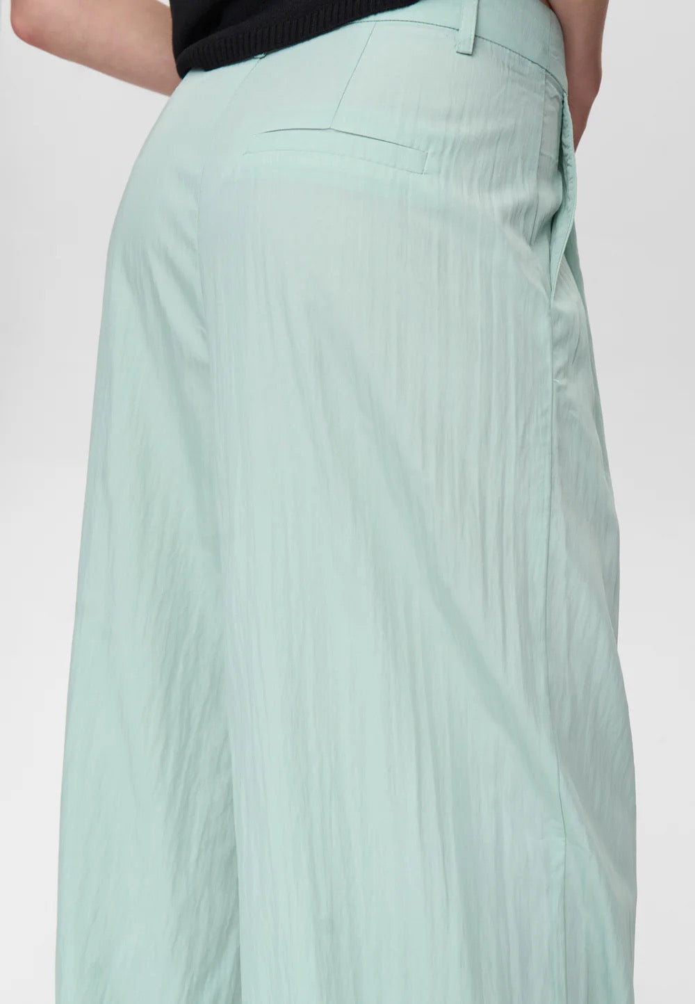 Issa Pant - Cooling Oasis
