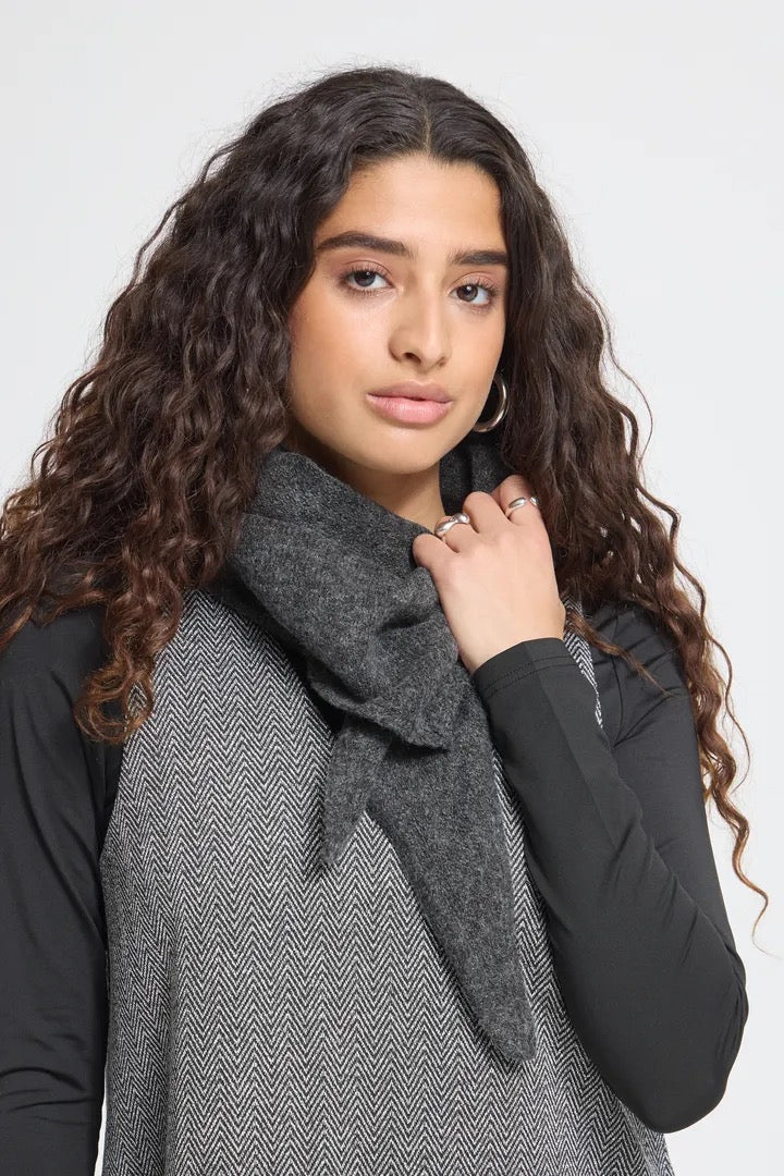 Gry Scarf