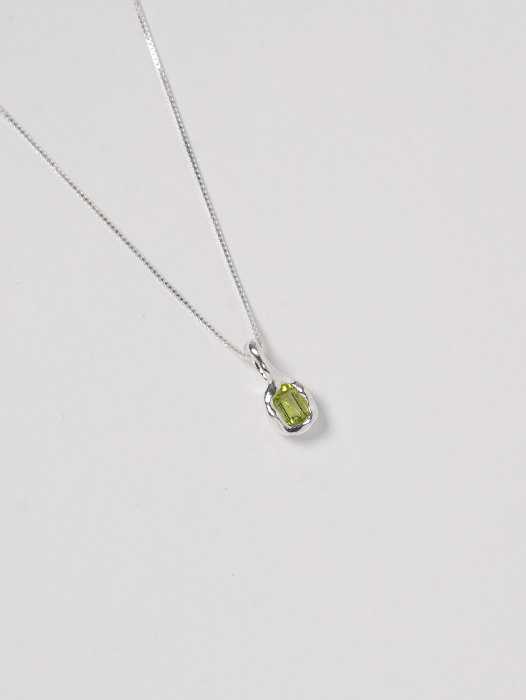 Uma Necklace in Peridot