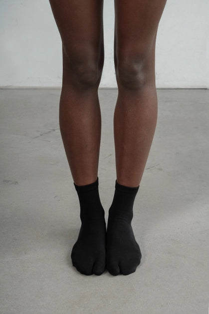 Minimalist Tabi Socks