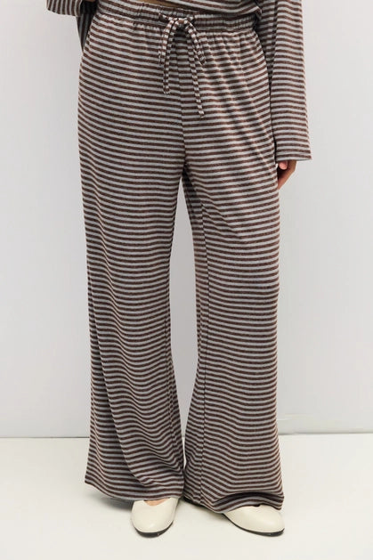The Brook Pants - Olive/Burgundy