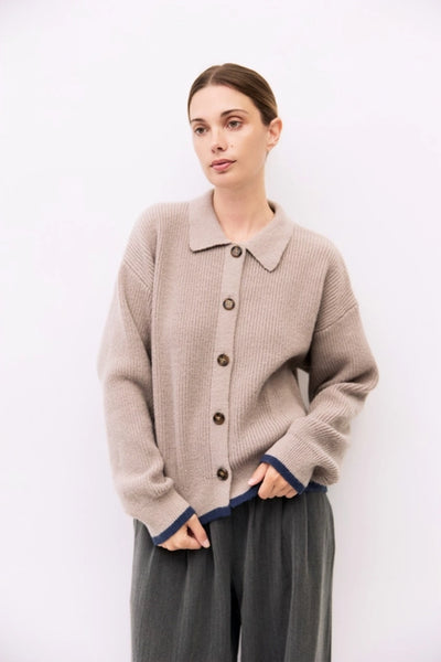 The Hans Cardigan - Taupe/Navy