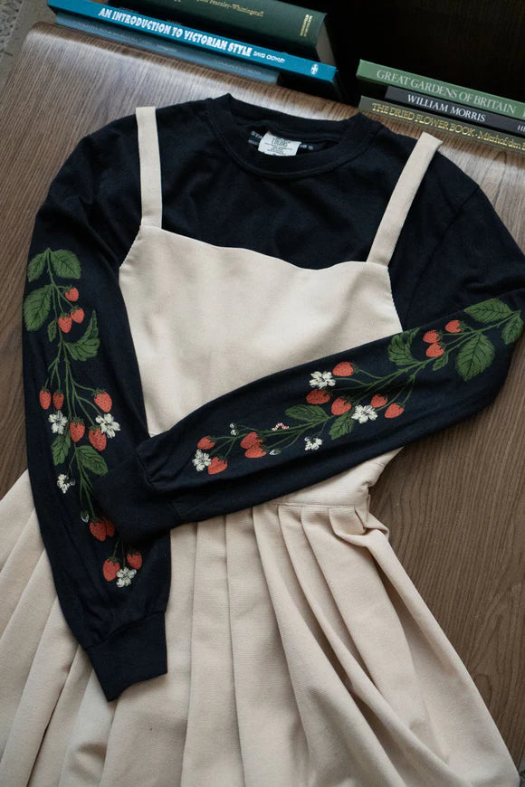 Strawberry Runner Long Sleeve Tee - Black