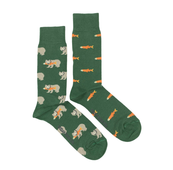 Grizzly & Salmon Mismatched Socks M